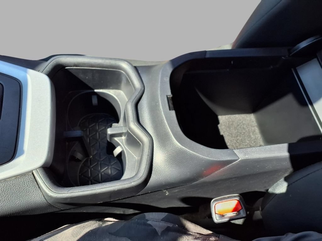 Used 2025 Toyota RAV4 XLE FWD image 12