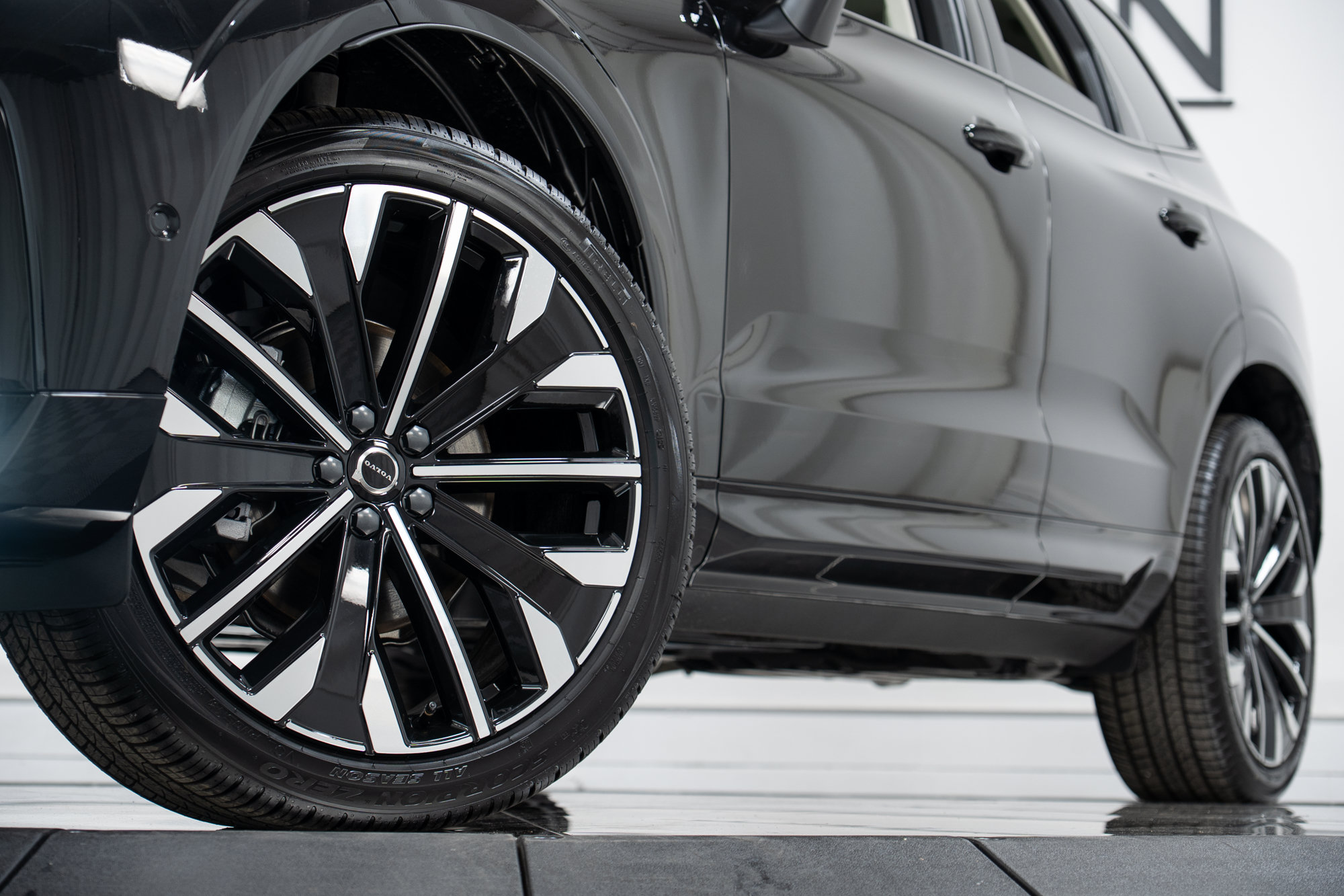New 2027 Volvo XC60 B5 Ultra AWD/4WD image 27