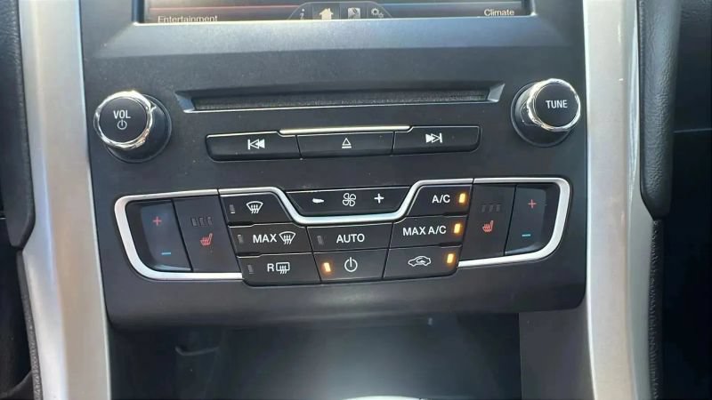 Used 2016 Ford Fusion Energi SE FWD image 27