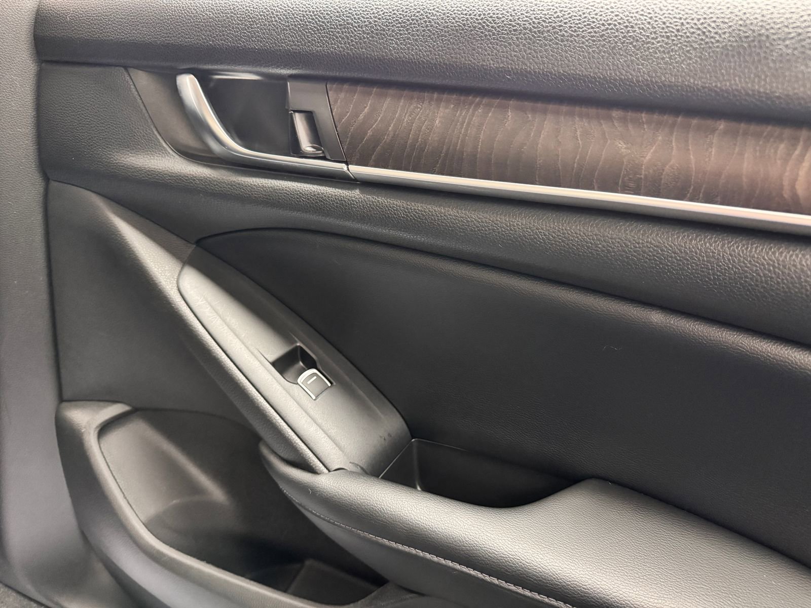 Used 2018 Honda Accord EX-L image 28