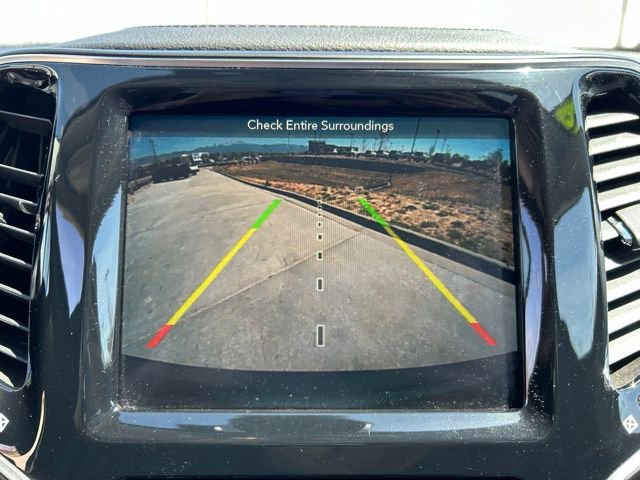 Used 2019 Jeep Cherokee Limited w/ Technology Group AWD/4WD image 17