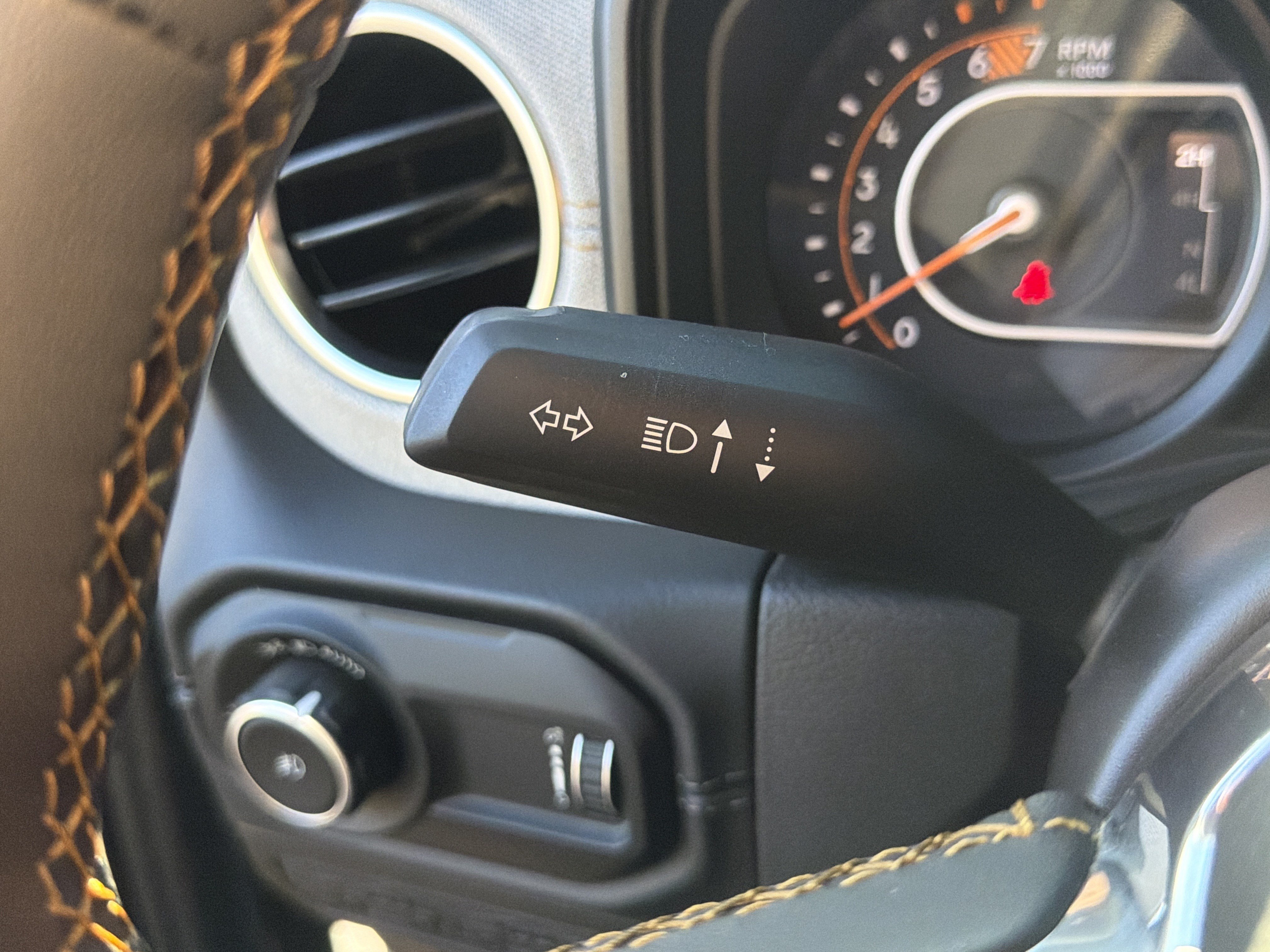 Used 2024 Jeep Wrangler Unlimited Sahara AWD/4WD image 28