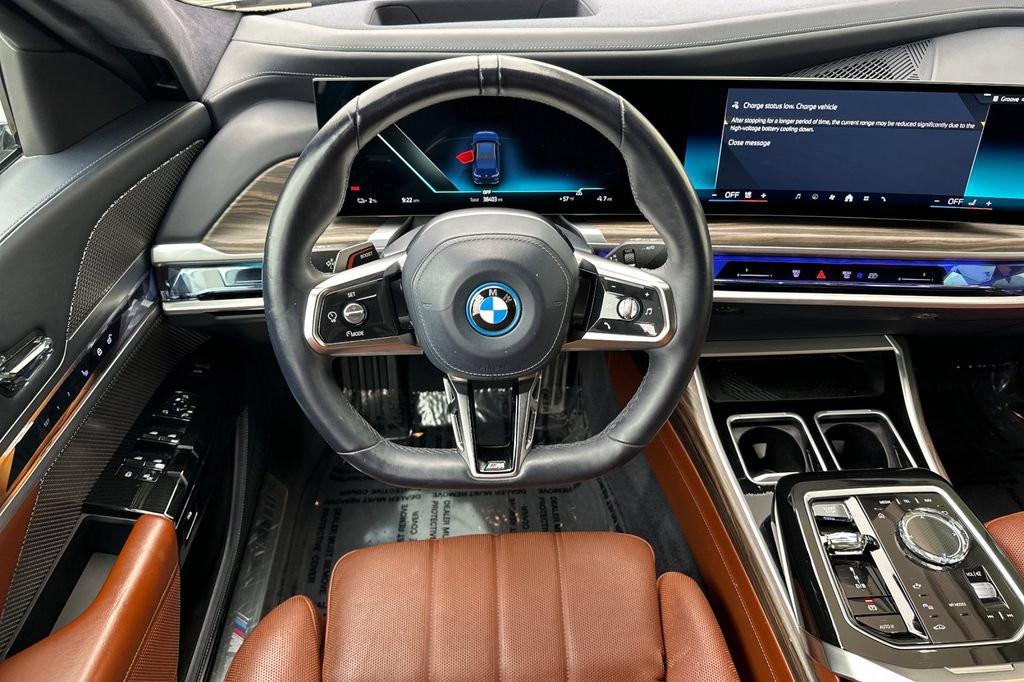 Used 2023 BMW i7 xDrive60 AWD/4WD image 15