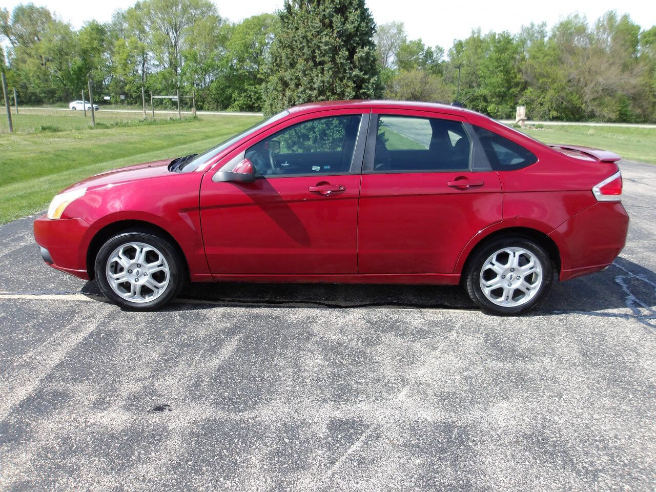 Used 2009 Ford Focus SES FWD image 2