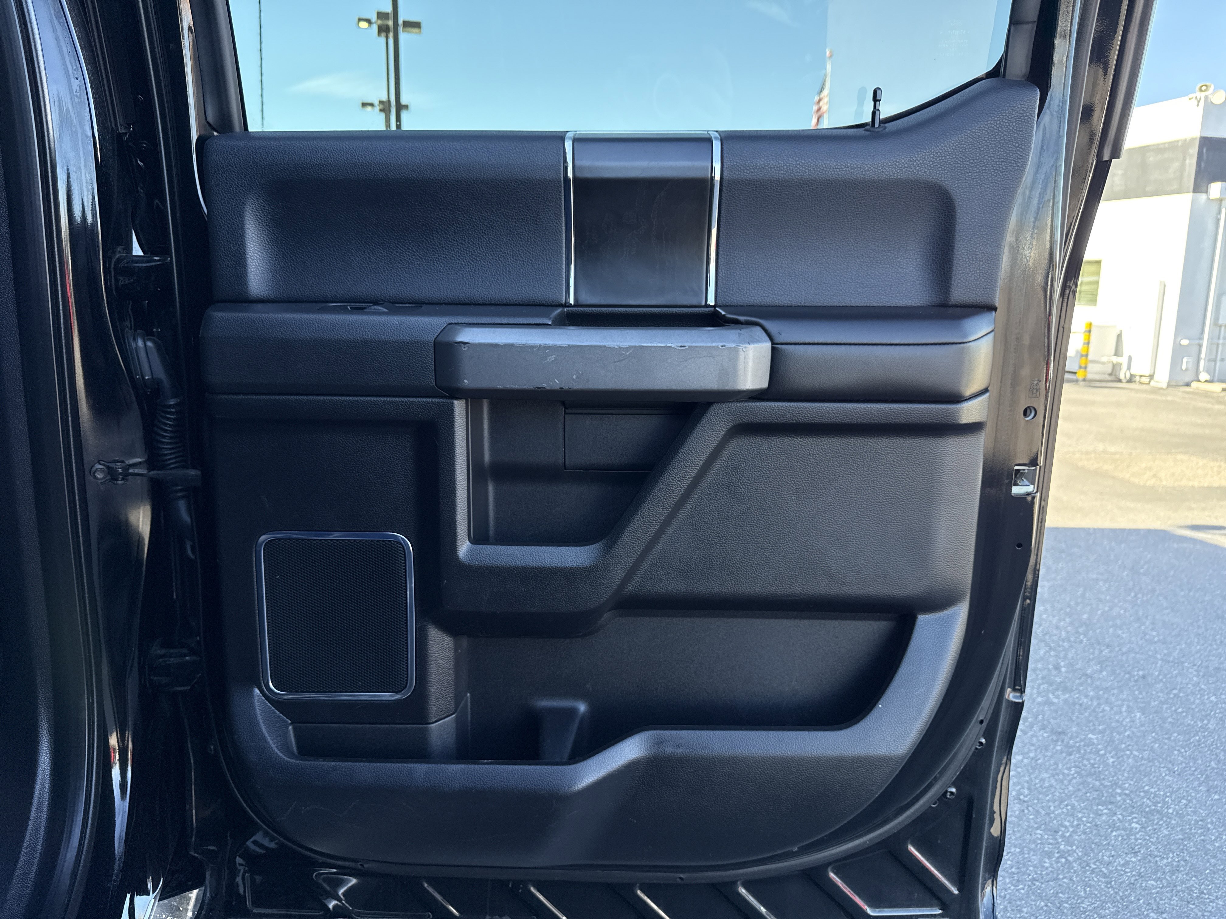 Used 2018 Ford F150 Platinum w/ Equipment Group 701A Luxury image 49