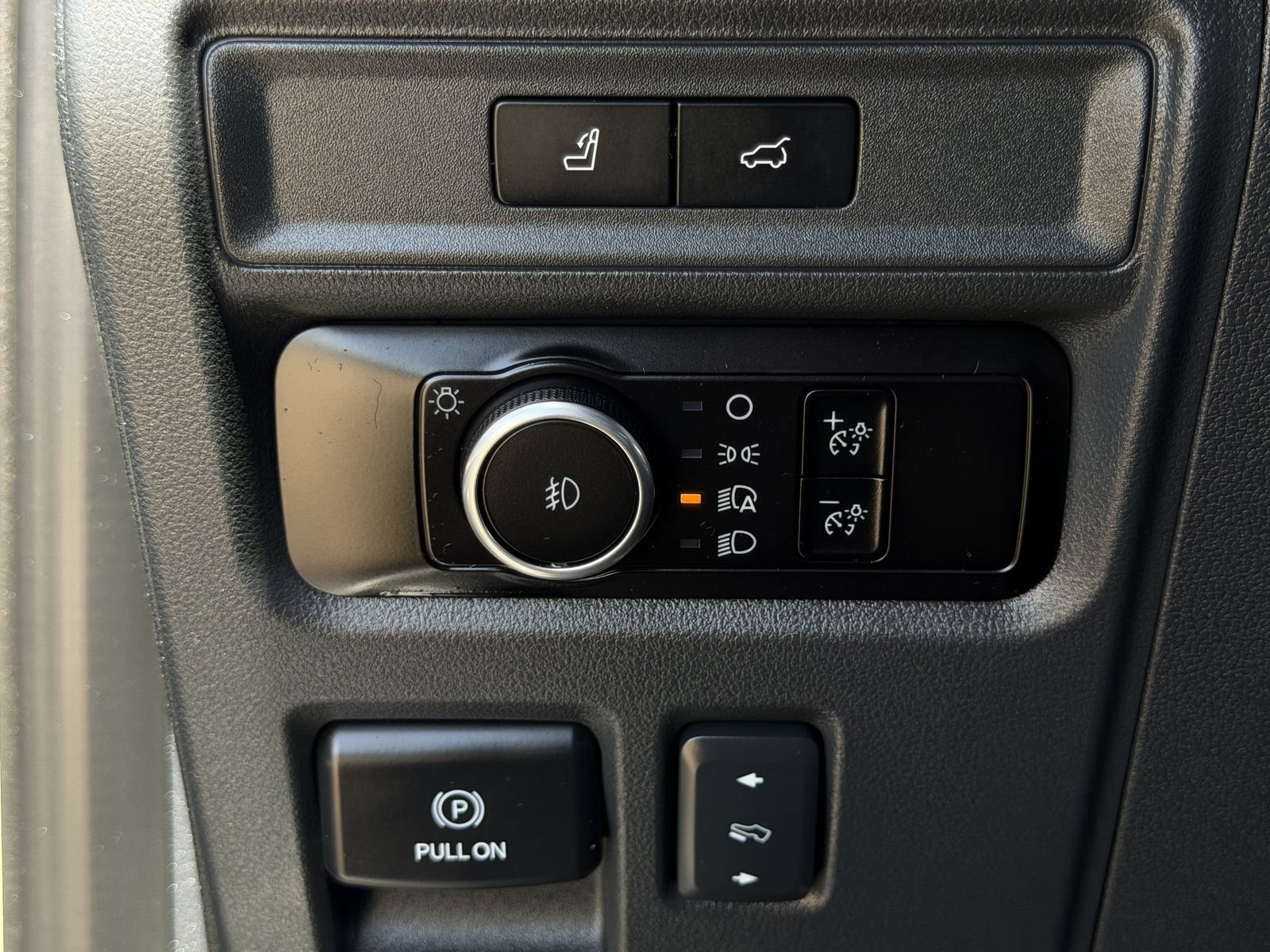 Used 2023 Ford Expedition Limited AWD/4WD image 23