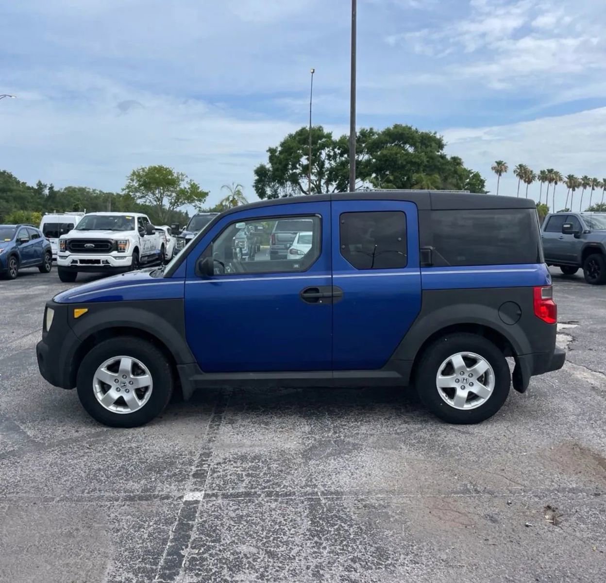 Used 2005 Honda Element EX image 2