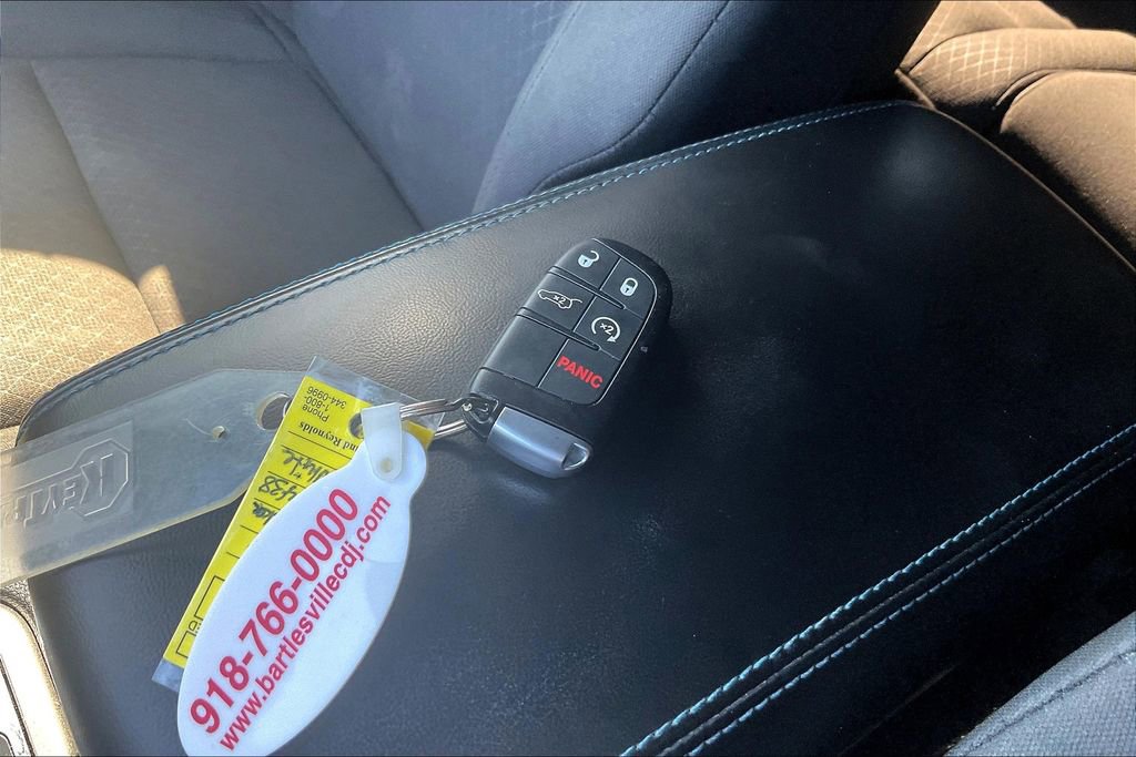 Used 2019 Jeep Grand Cherokee Laredo image 10