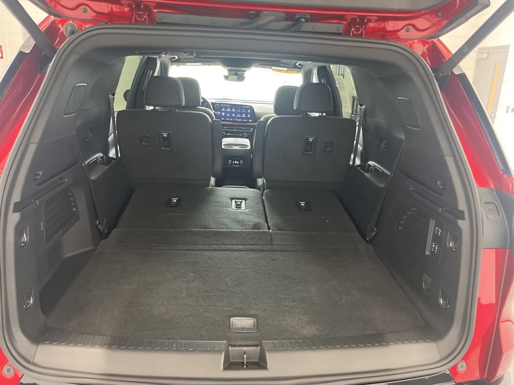 Used 2024 Chevrolet Traverse RS w/ LPO, Floor Liner Package image 34