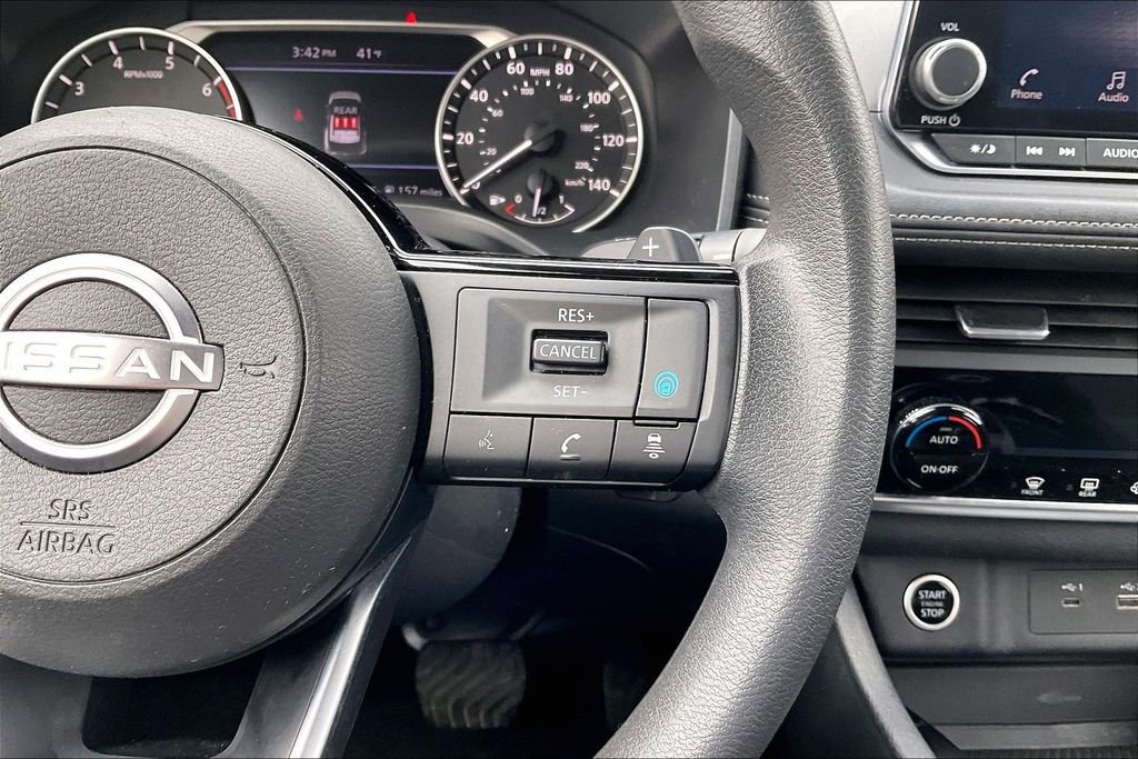 Used 2023 Nissan Rogue SV image 18