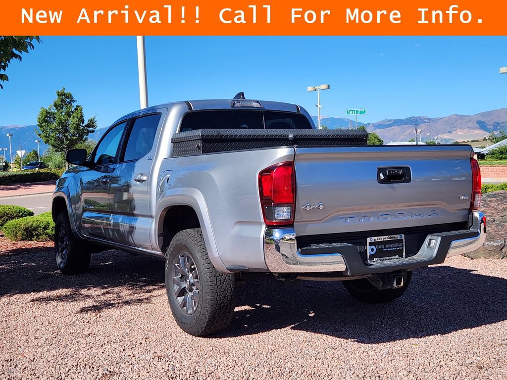 Used 2021 Toyota Tacoma SR5 AWD/4WD image 5