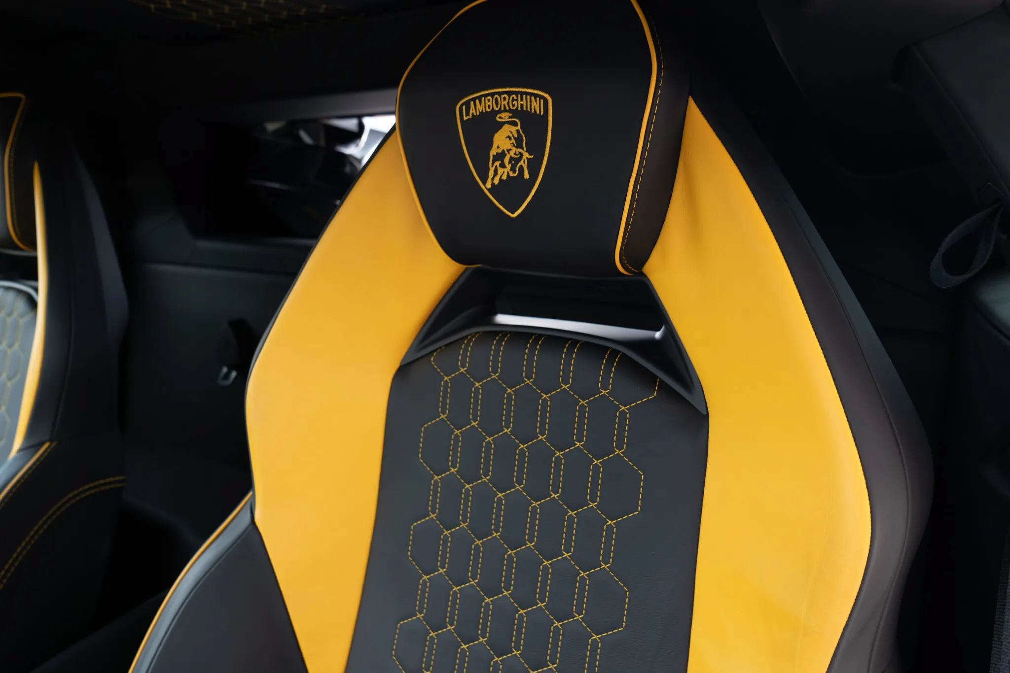 Used 2024 Lamborghini Revuelto AWD/4WD image 15