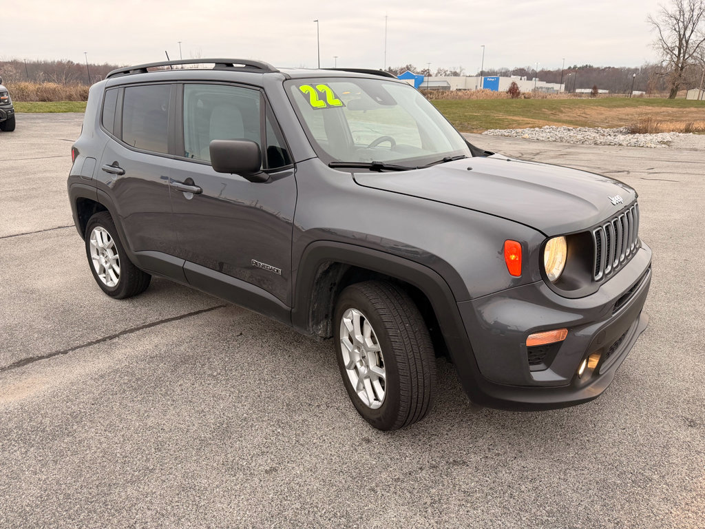 Used 2022 Jeep Renegade Latitude image 4