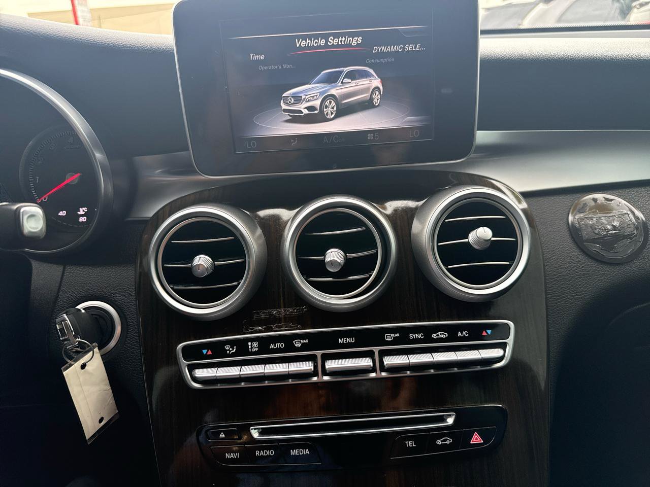 Used 2017 Mercedes-Benz GLC 300 4MATIC image 20