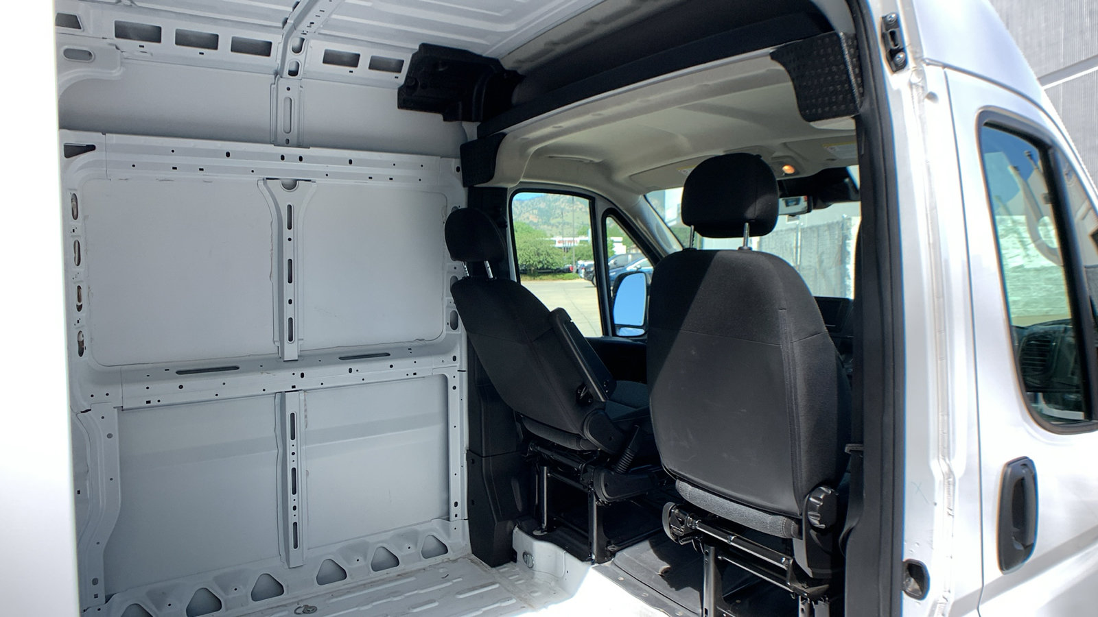 Used 2024 RAM ProMaster 2500 w/ Safety Group FWD image 24