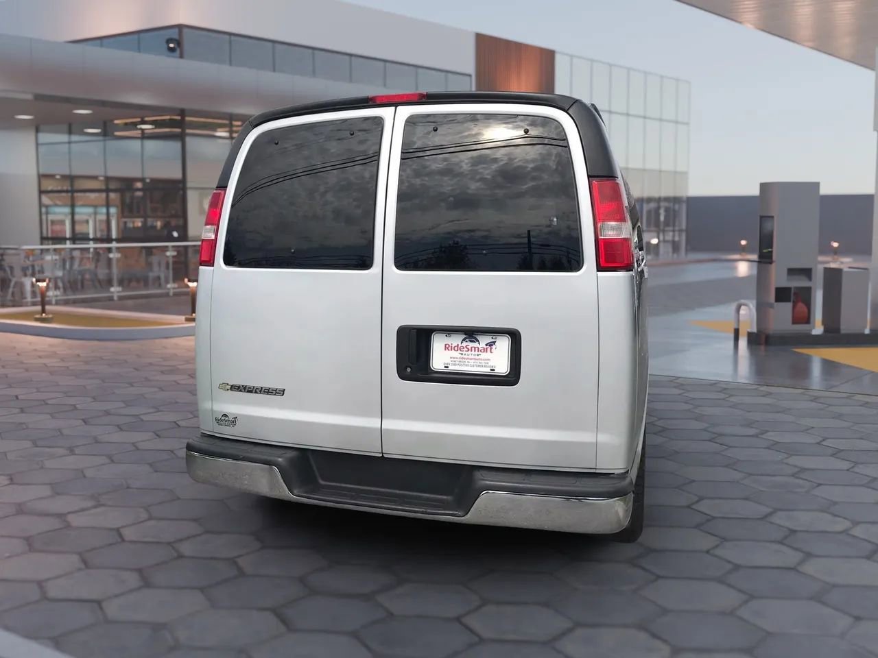 Used 2017 Chevrolet Express 3500 LT w/ LT Preferred Equipment Group image 9