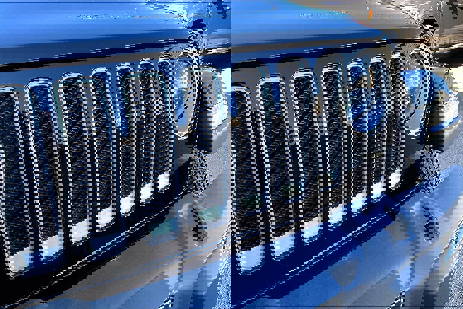 Used 2019 Jeep Wrangler Unlimited Sahara image 29