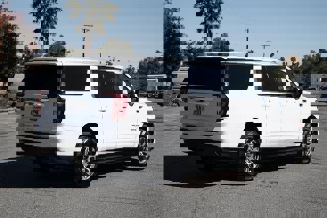 Used 2022 GMC Yukon XL SLE w/ Gmc Pro Safety Plus Package image 4