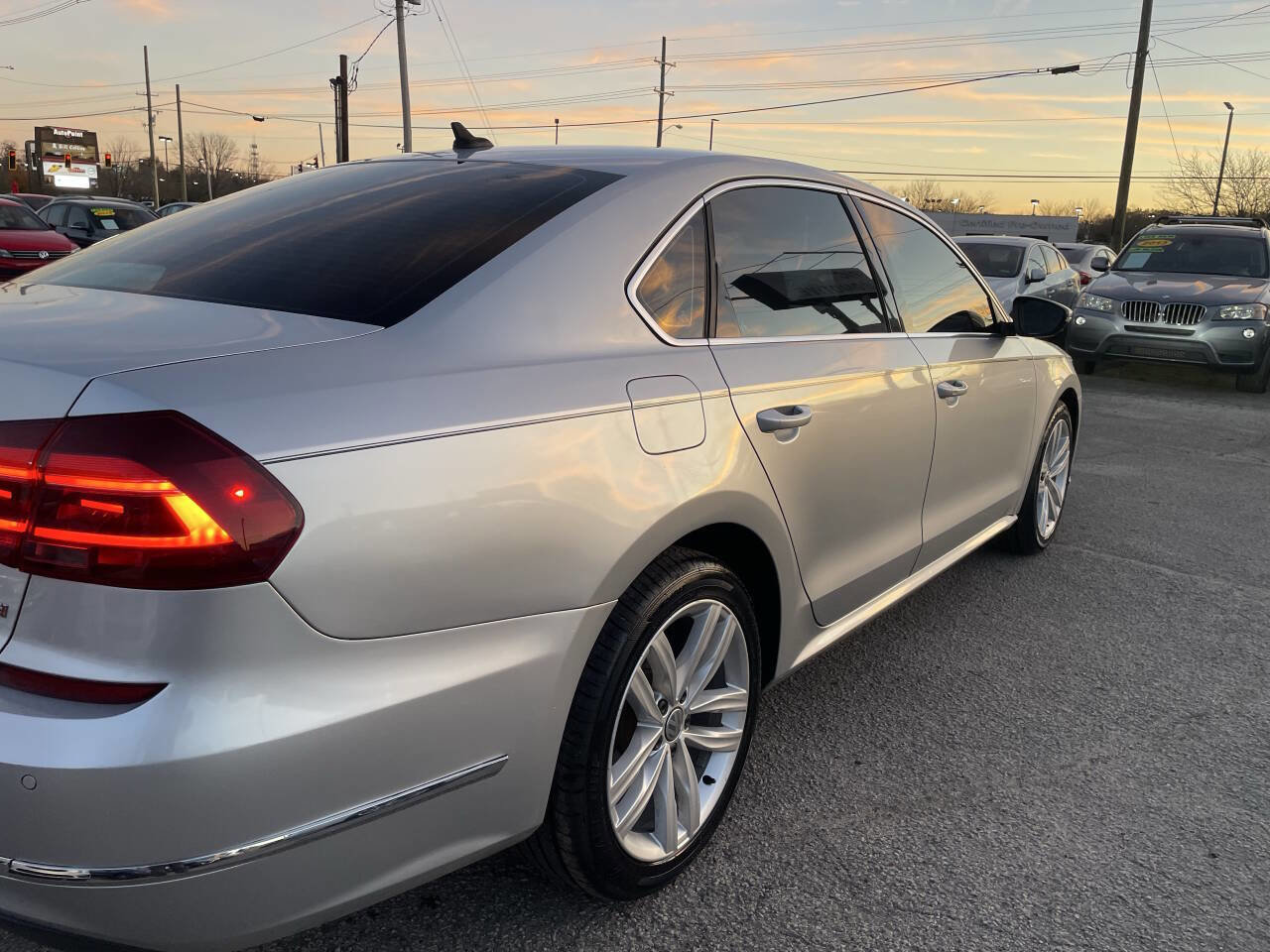 Used 2018 Volkswagen Passat 2.0T SE image 5