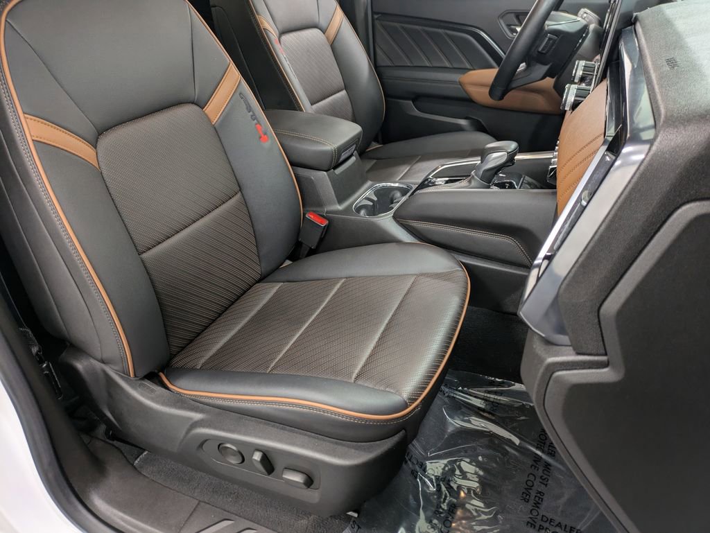 Used 2023 GMC Canyon AT4 w/ AT4 Premium Package image 29