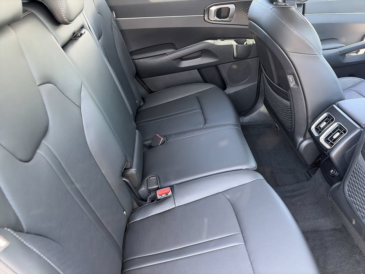 Certified 2025 Kia Sorento S w/ Panoramic Sunroof Package FWD image 12