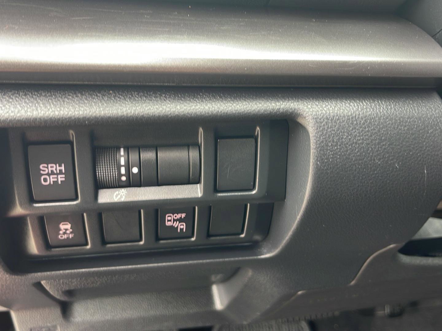 Used 2018 Subaru Crosstrek 2.0i Limited image 20