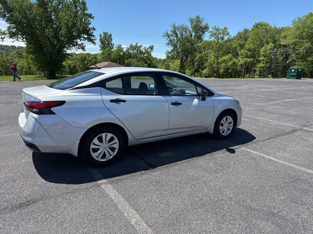Used 2024 Nissan Versa S FWD image 7