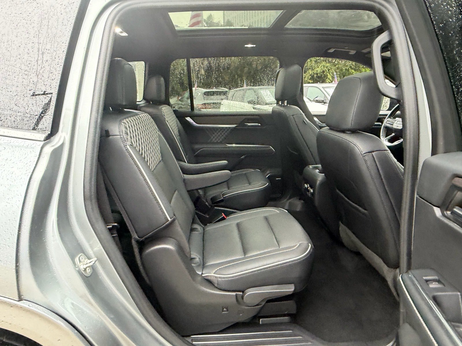 Used 2024 GMC Acadia Denali FWD image 19