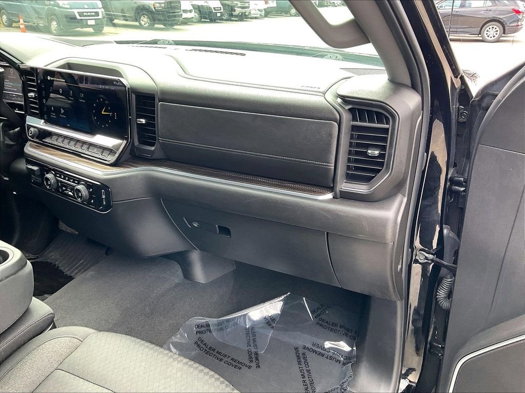 Used 2025 Chevrolet Silverado 1500 LT AWD/4WD image 12