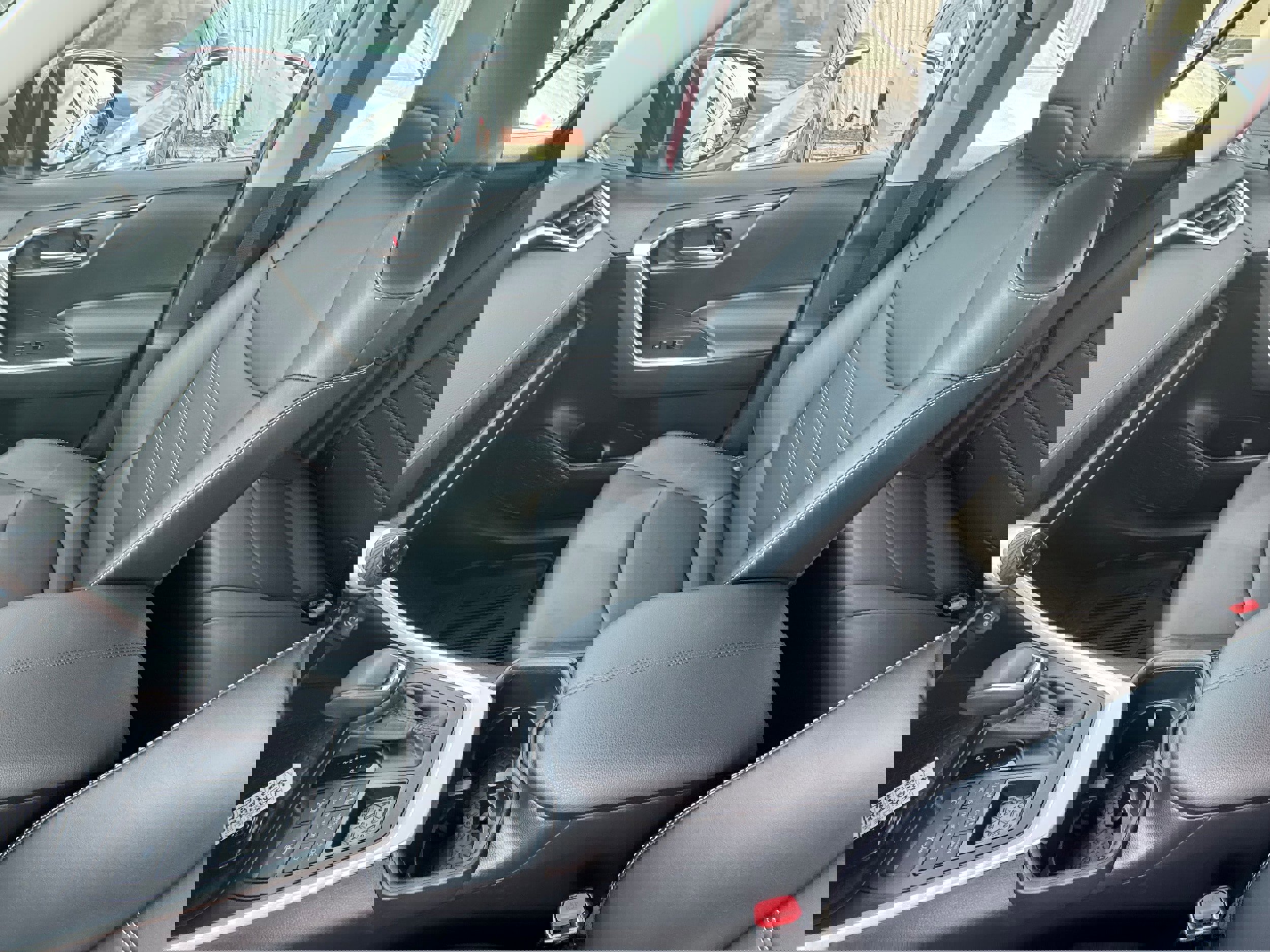 Used 2024 Toyota RAV4 XLE Premium image 12