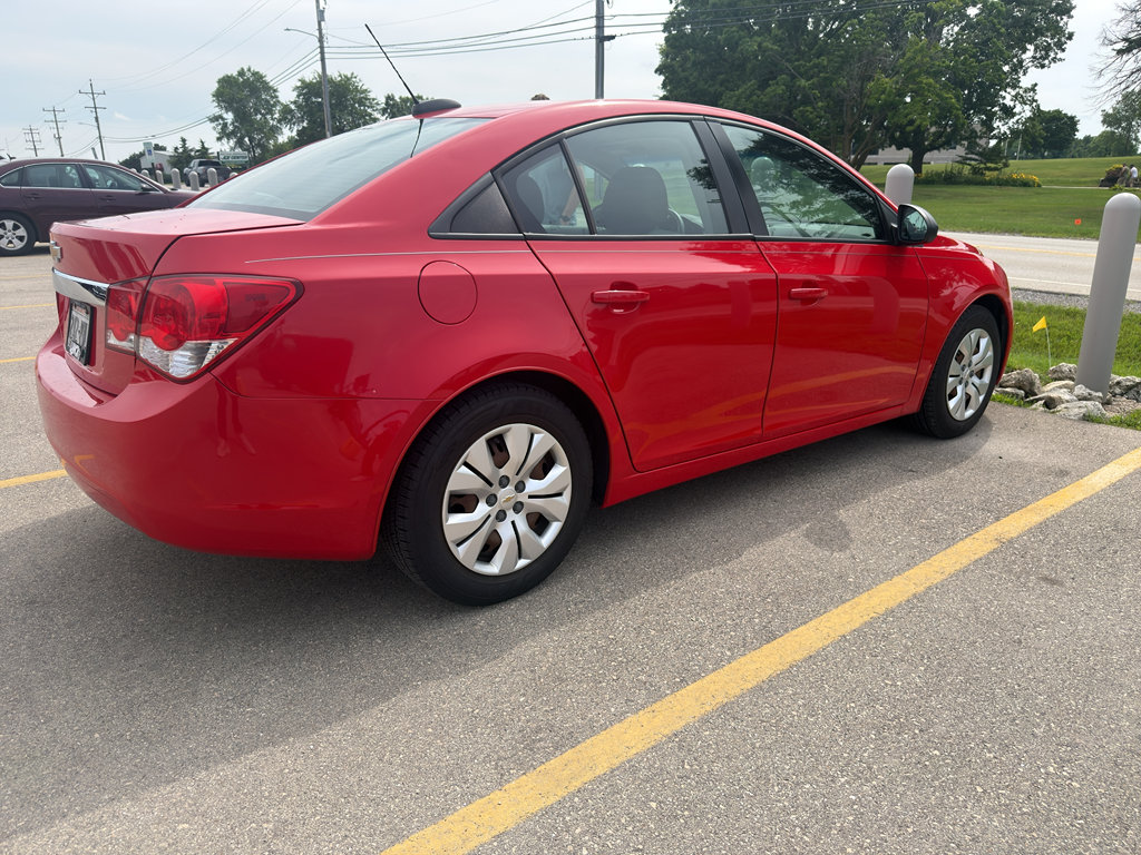 Used 2015 Chevrolet Cruze LS FWD image 3