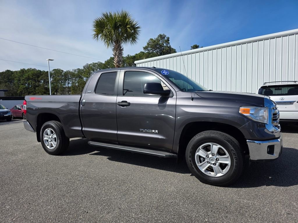 Used 2017 Toyota Tundra SR5 w/ SR5 Upgrade Package image 2