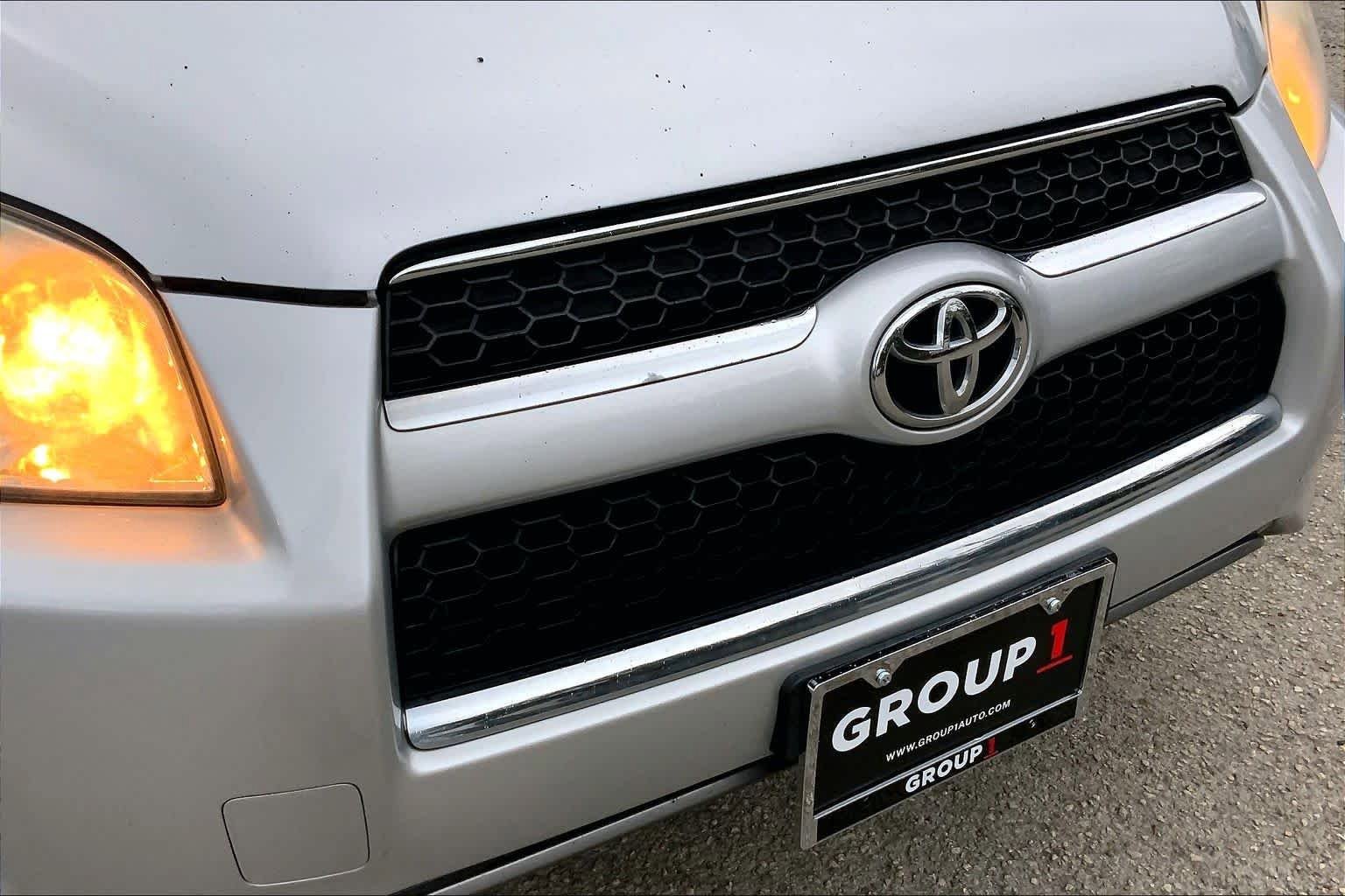 Used 2010 Toyota RAV4 Limited AWD/4WD image 28