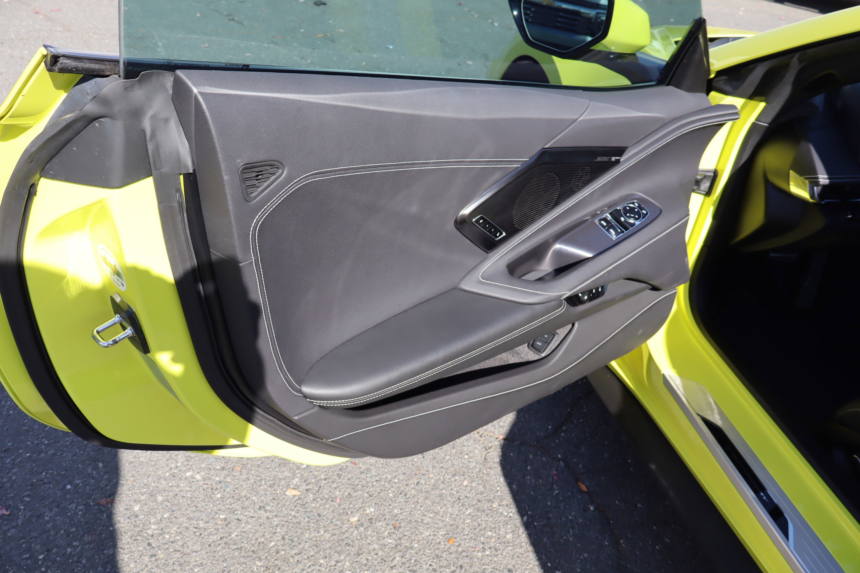 Used 2024 Chevrolet Corvette Stingray Preferred Cpe w/ Z51 Performance Package image 13