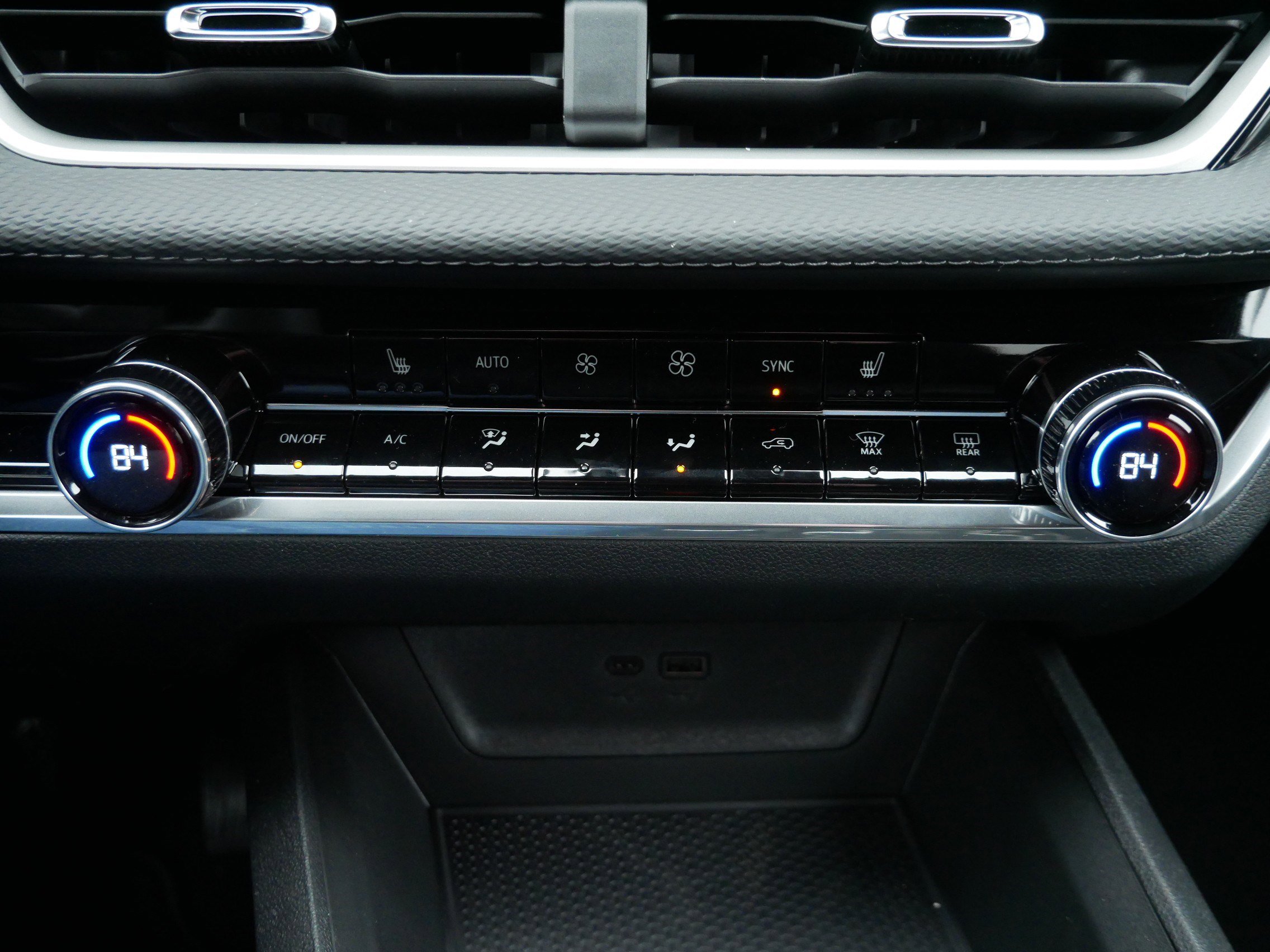 New 2026 Chevrolet Equinox LT w/ Convenience Package II image 8