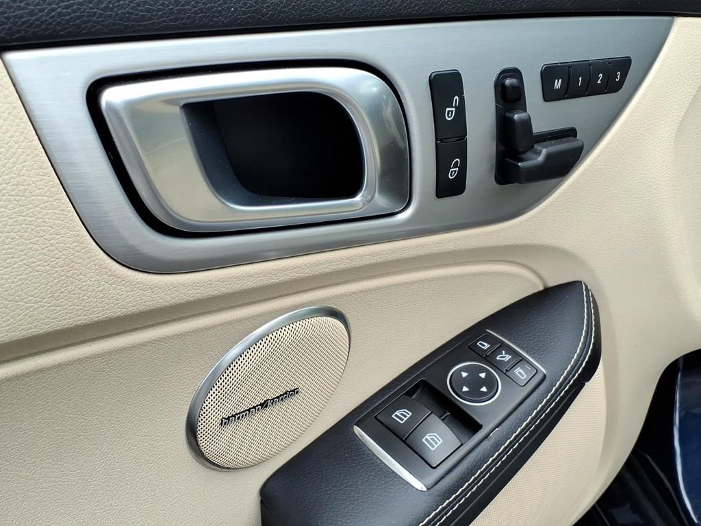 Used 2015 Mercedes-Benz SLK 350 image 12