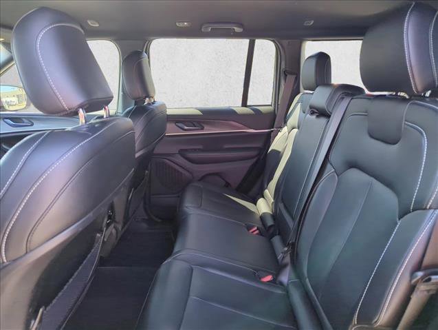 Used 2024 Jeep Grand Cherokee Limited w/ Trailer Tow Package image 17