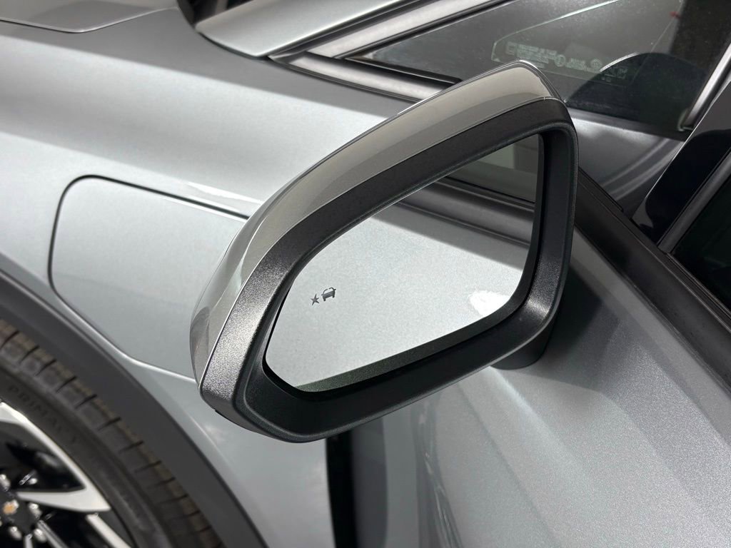 Used 2026 Chevrolet Equinox EV LT image 17