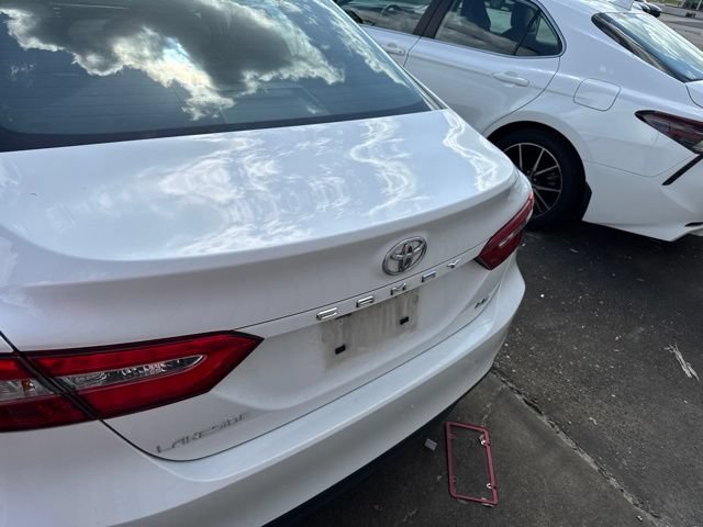 Used 2020 Toyota Camry LE FWD image 5