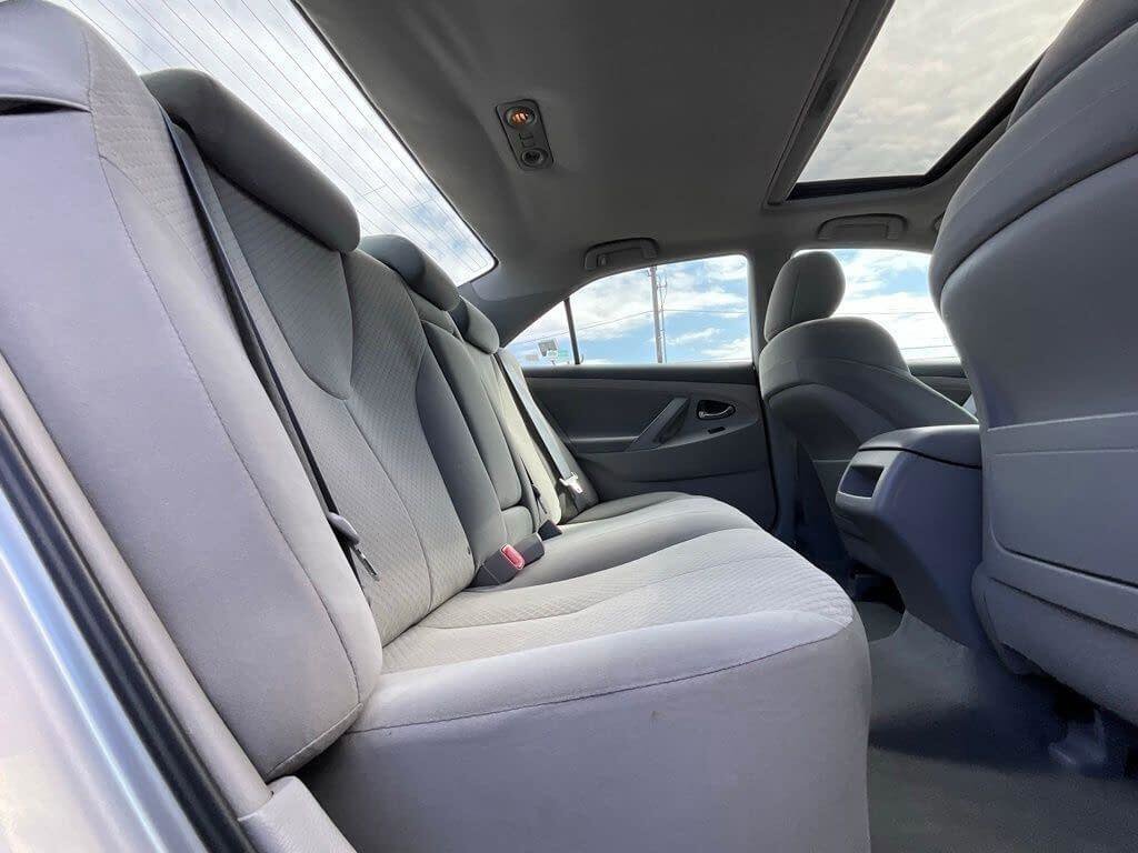 Used 2009 Toyota Camry LE FWD image 9