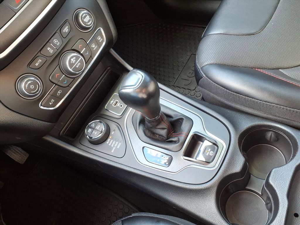 Used 2022 Jeep Cherokee Trailhawk w/ Premium Leather Package image 27