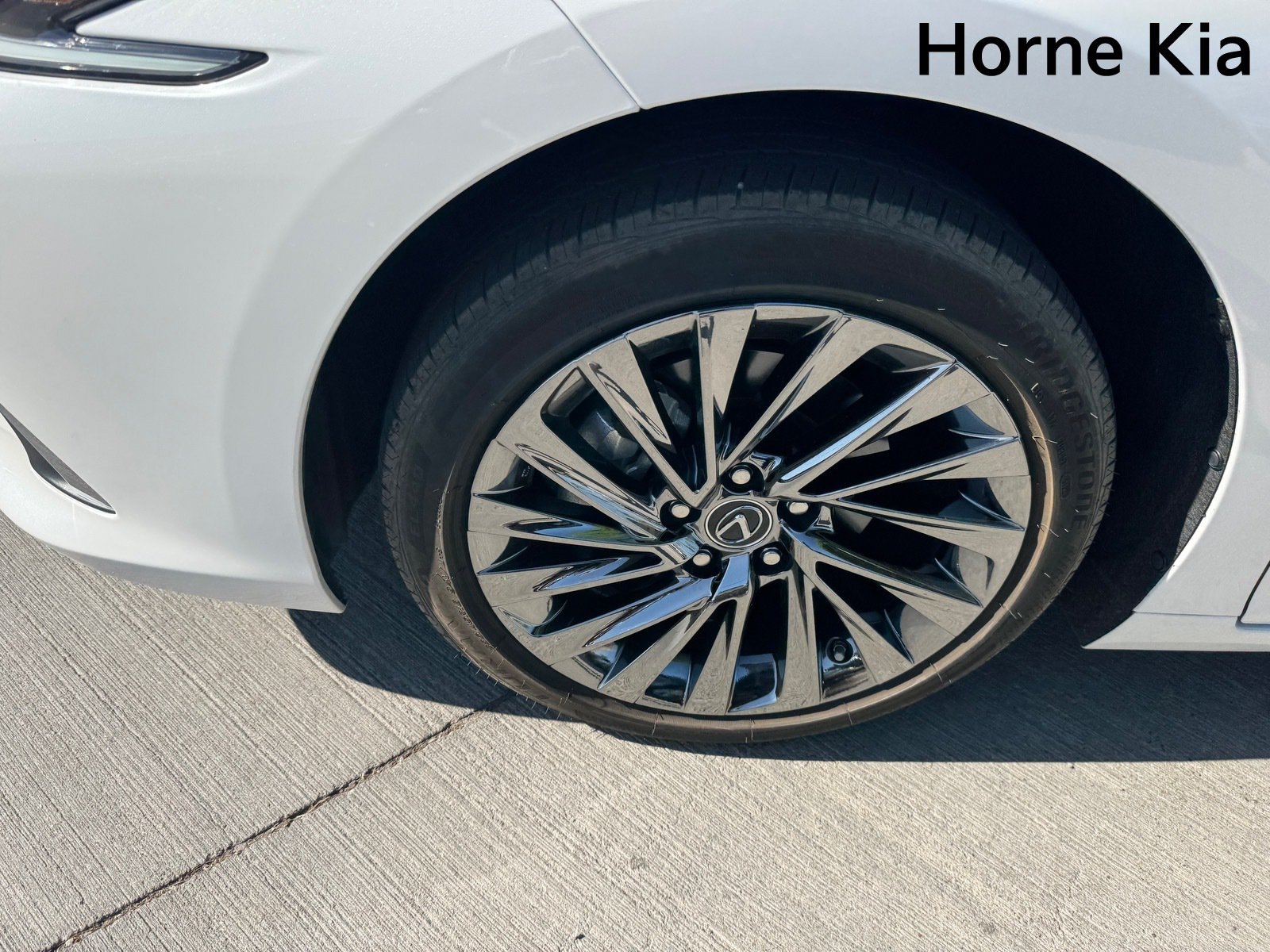 Used 2024 Lexus ES 300h w/ Luxury Package FWD image 8