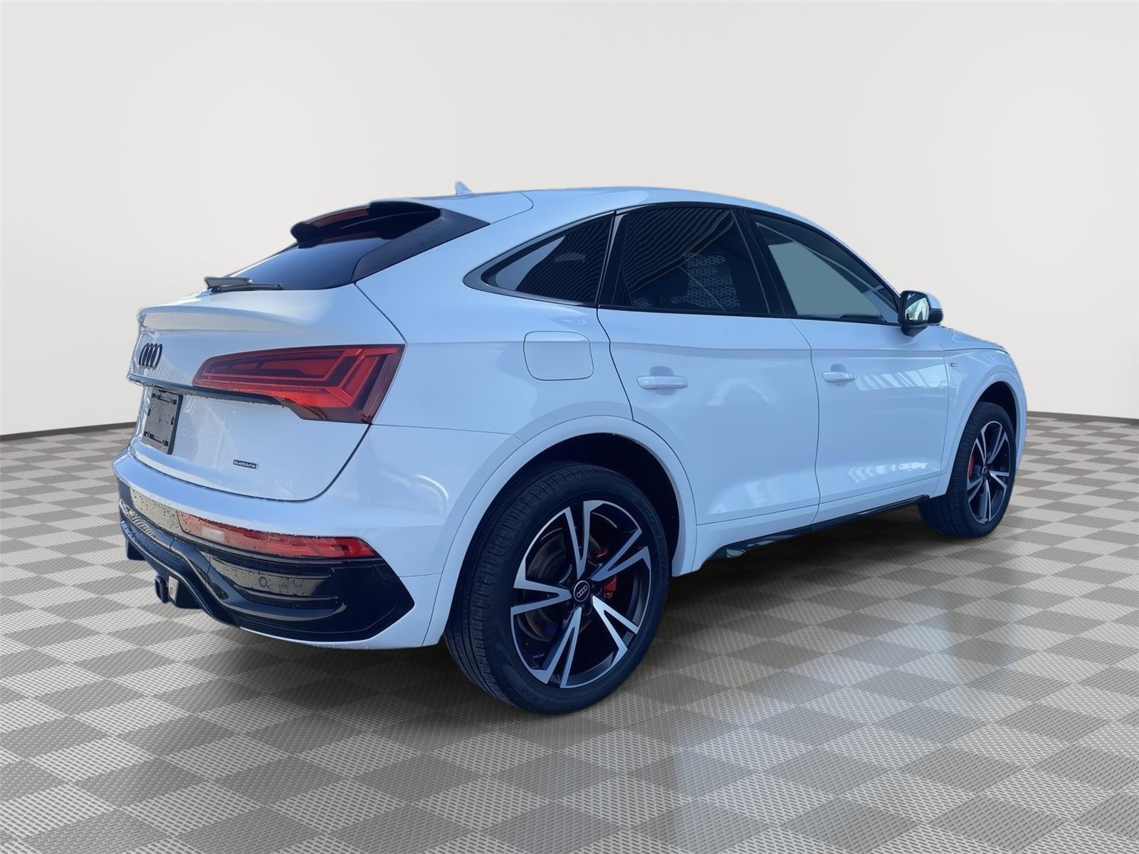 Certified 2025 Audi Q5 2.0T Premium Plus w/ Premium Plus Package image 5