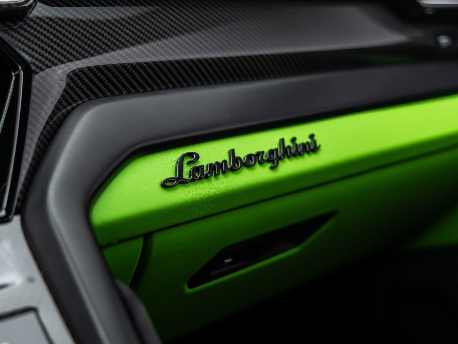 Used 2023 Lamborghini Urus S AWD/4WD image 34