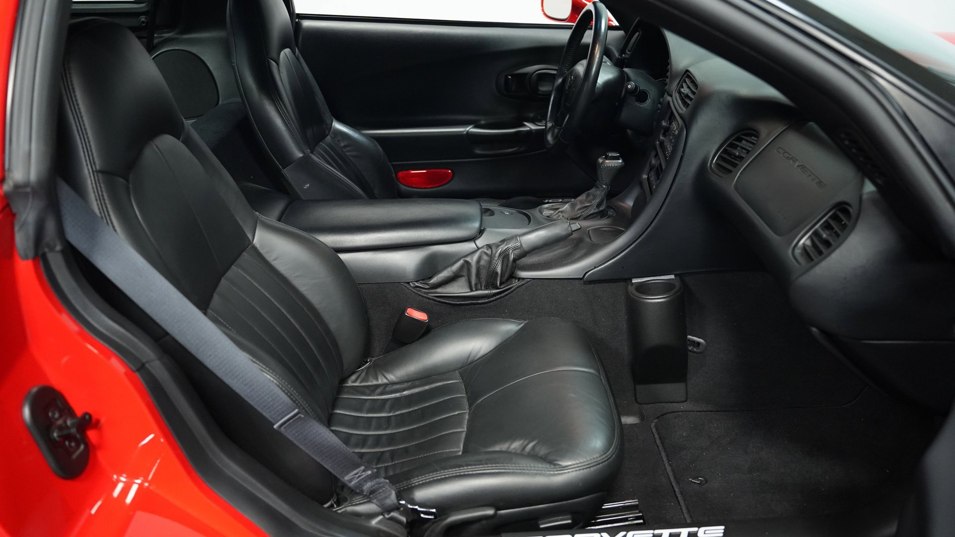 Used 1997 Chevrolet Corvette Coupe w/ Memory Pkg image 40