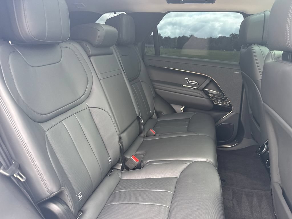 Used 2024 Land Rover Range Rover Sport SE AWD/4WD image 17