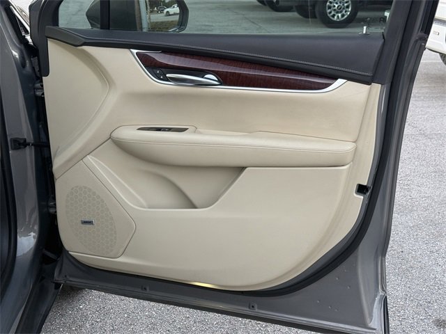 Used 2017 Cadillac XT5 Luxury image 35