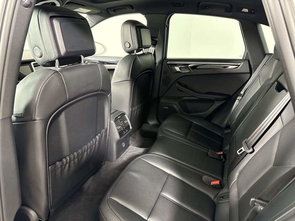 Certified 2025 Porsche Macan image 26