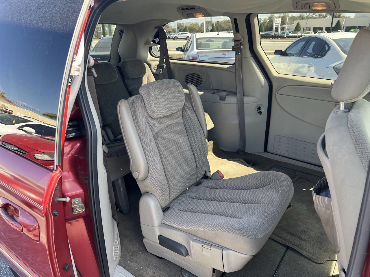 Used 2006 Chrysler Town & Country Touring image 13