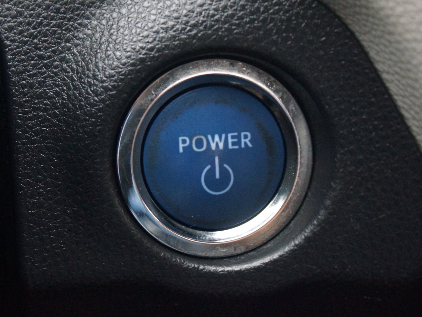 Used 2021 Toyota RAV4 XLE w/ Convenience Package AWD/4WD image 9